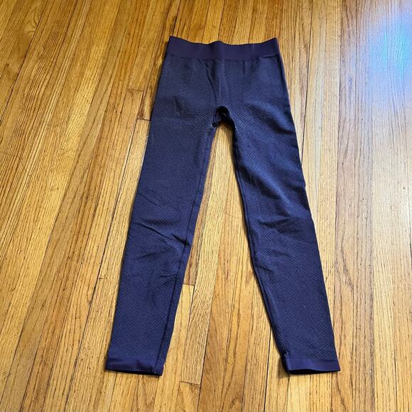 Title Nine Seamless Leggings Womens Small Purple Pattern Cropped Base Layer ** - Picture 1 of 8